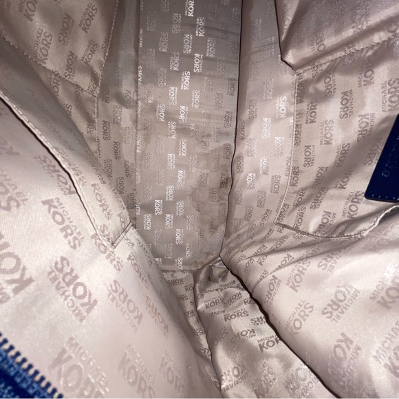 Michael Kors Large Navy Tote Bag - Picture 6 of 7